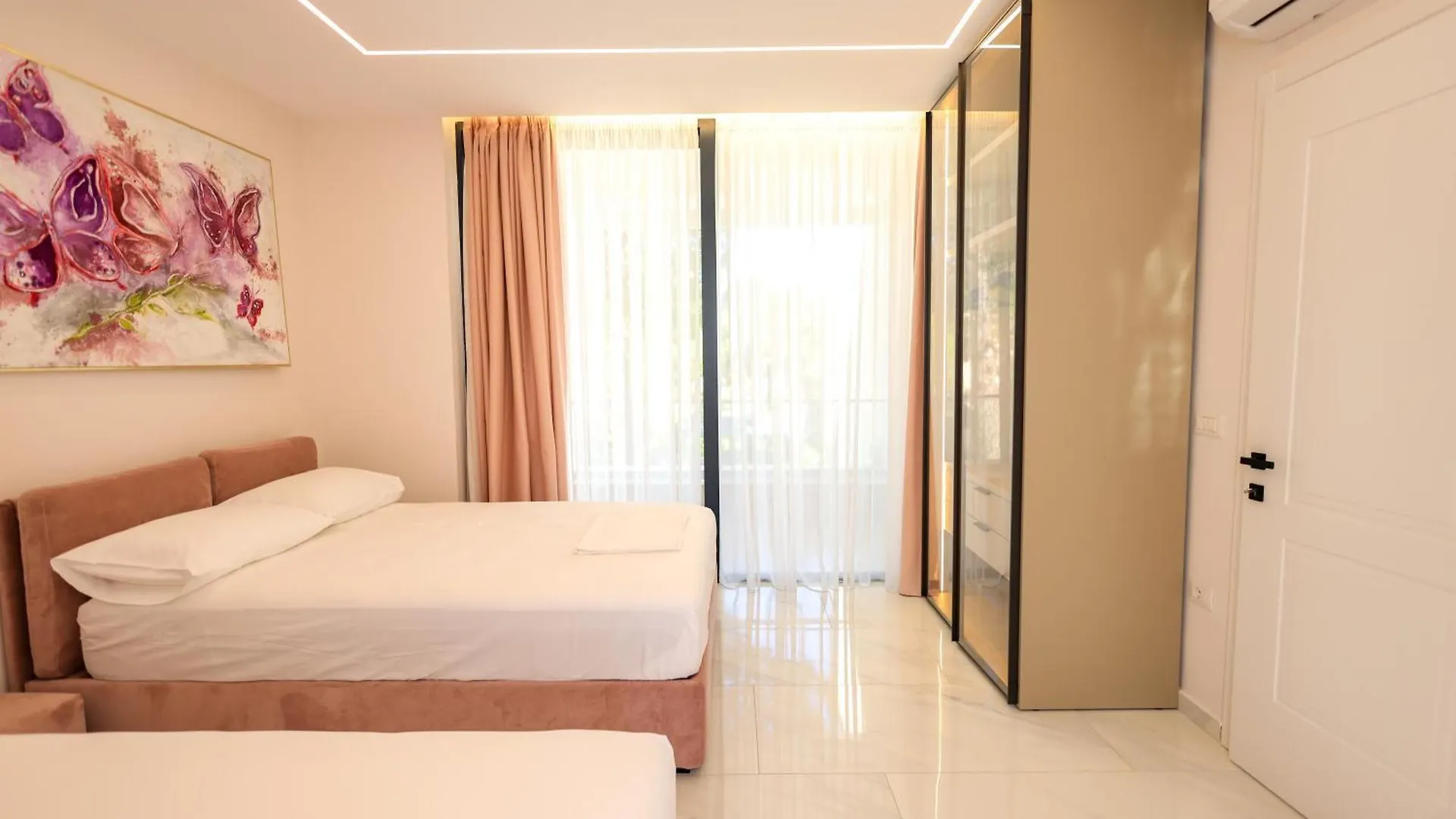Sanpietro Premium Villas Draç 0*,